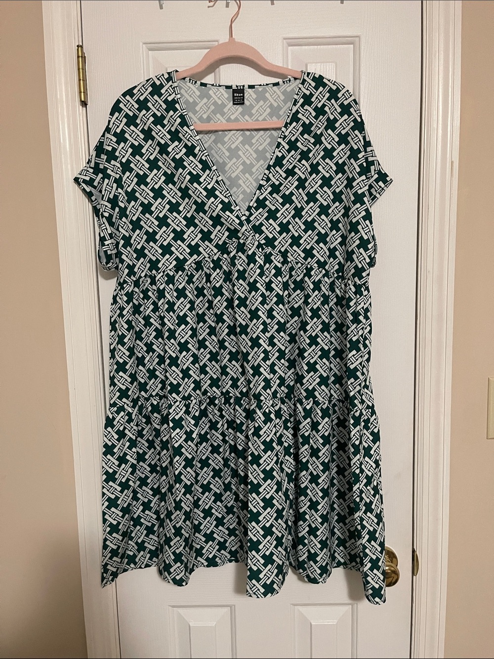 Plus-Size Green and White Patterned V-Neck Tiered Dress
